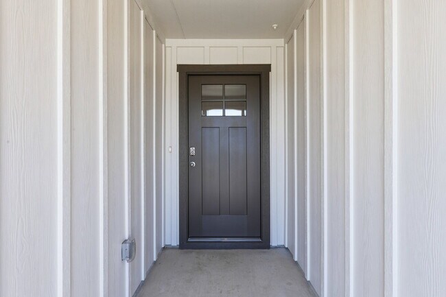 Building Photo - New Home Ready for September Move-In!
