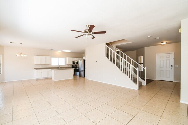 Building Photo - 11011 E Florian Ave