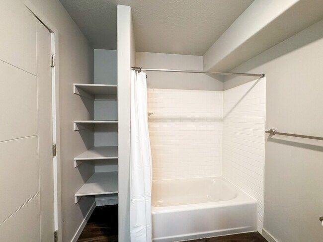 Building Photo - 64 W 600 S