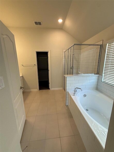 Building Photo - 13627 Barn Chime St