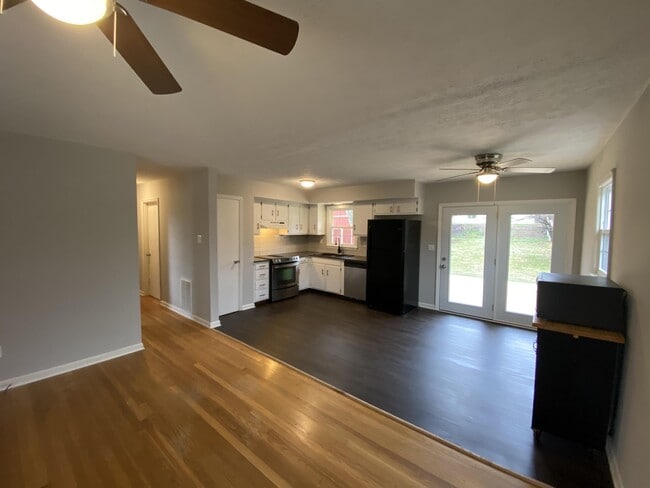 Building Photo - 4041 Foxe Basin Rd