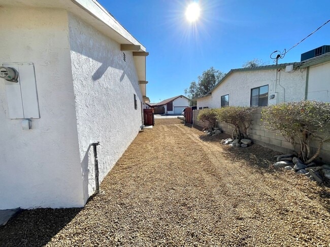 Building Photo - Newly Remodeled 3 Bedroom Home off of Hancock Rd!