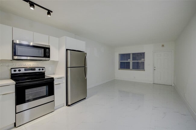 Building Photo - 1740 Funston St