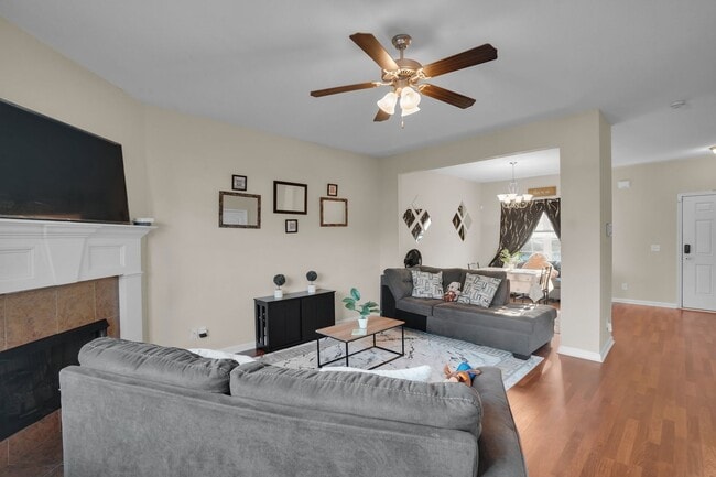 Building Photo - Like New Home for Rent in Hinesville!