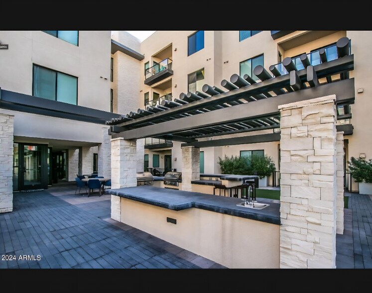 Building Photo - 7300 E Earll Dr