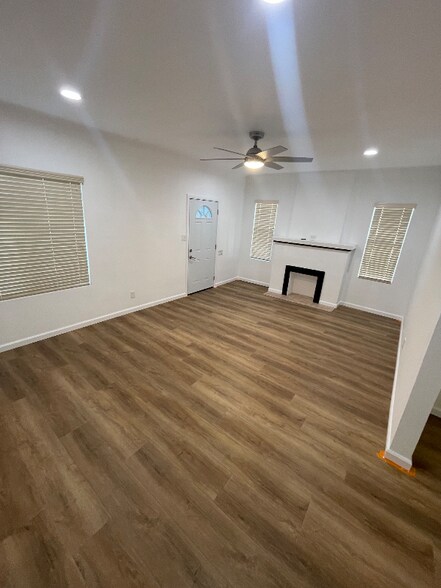 Building Photo - 12512 Broadway Ave