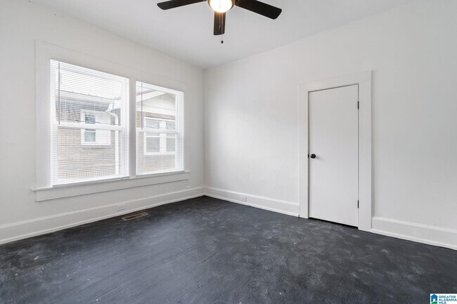 Building Photo - 1101 7th Ave W