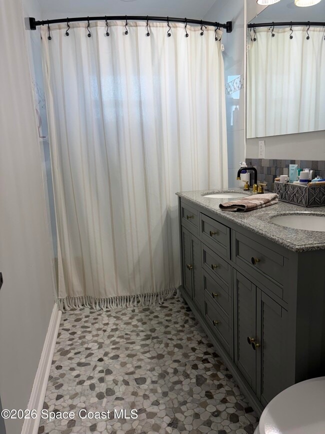 Building Photo - 209 SE 3rd St