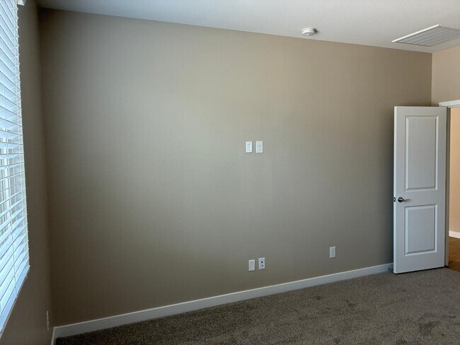 Building Photo - 18372 W Villa Chula Ln