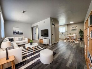 Building Photo - Remodeled 2-Bedroom | 1-Bathroom Upper-Lev...