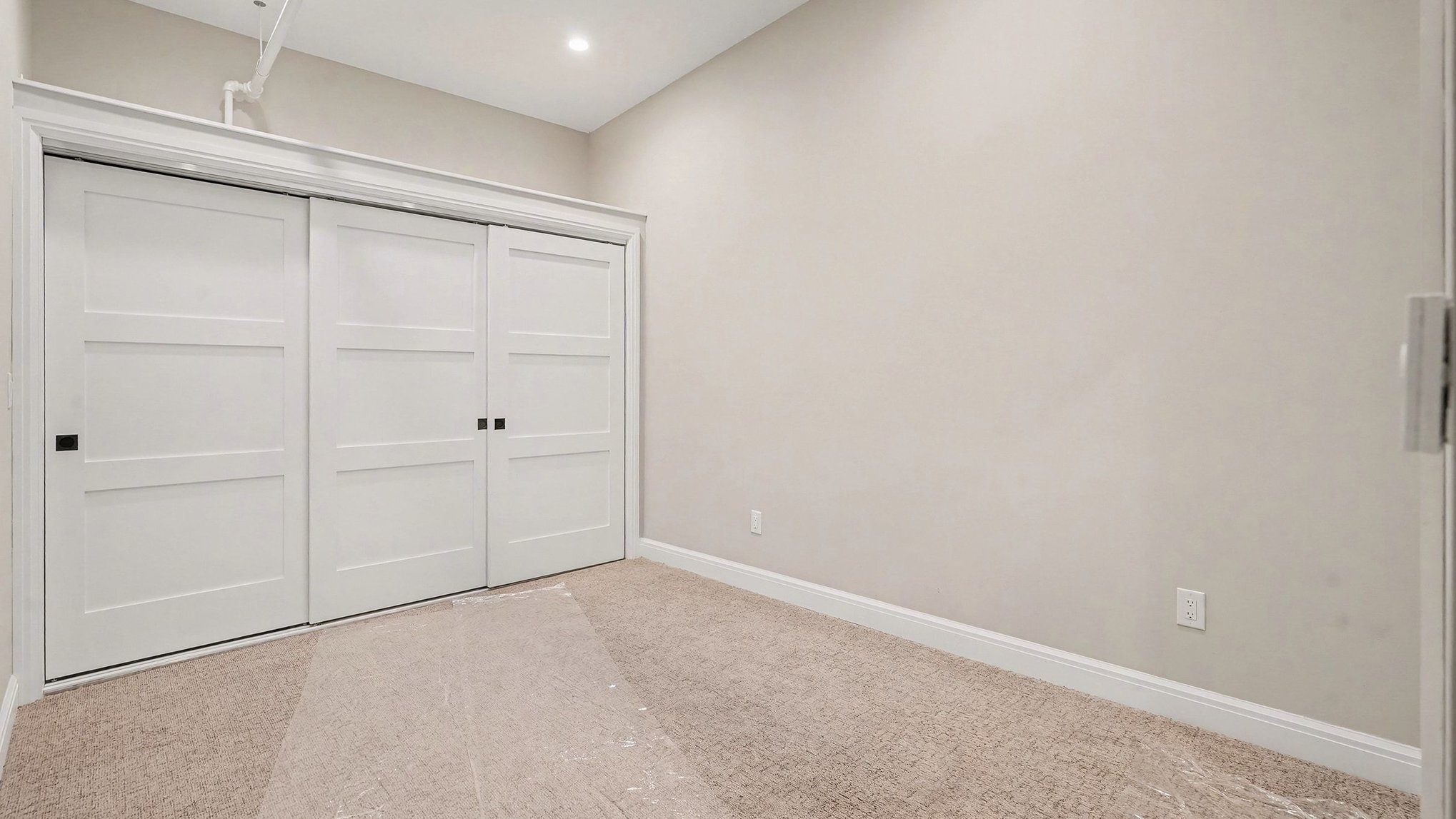 Building Photo - 115 S Main St