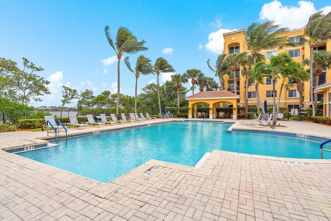 Building Photo - 600 Scotia Dr