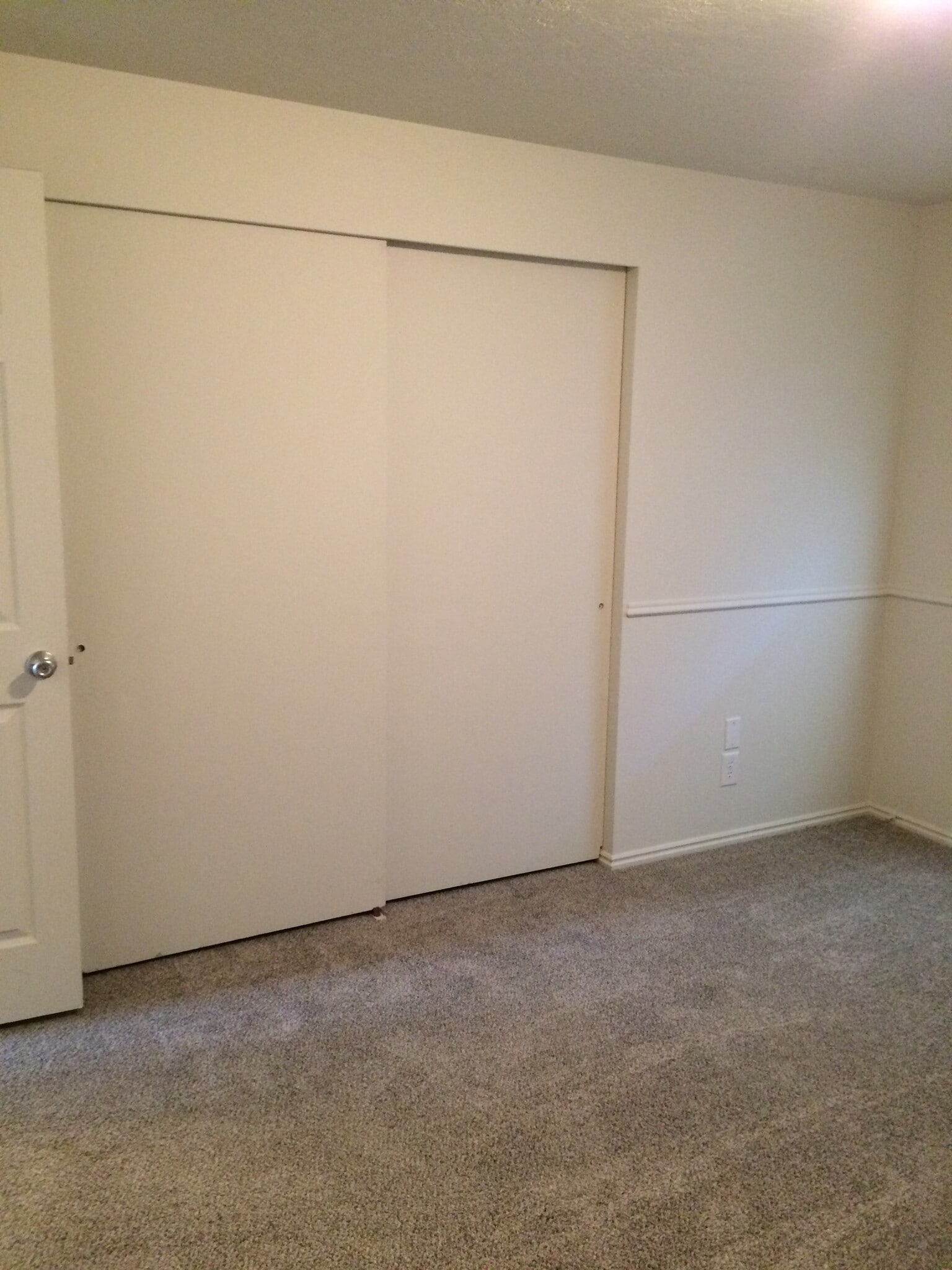 Building Photo - 2251 S 3500 W