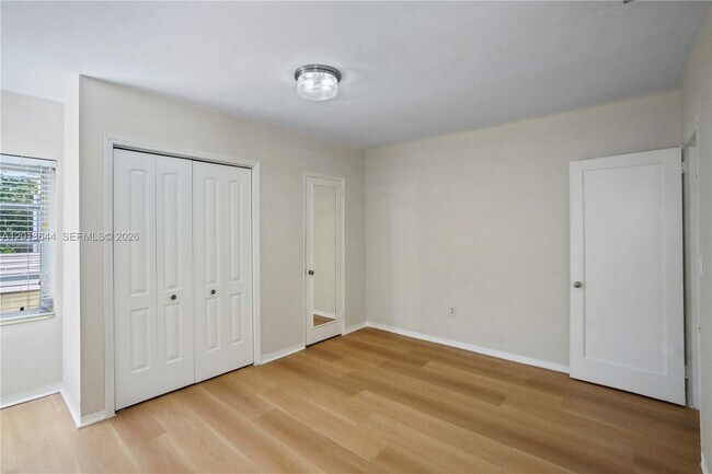 Building Photo - 2460 SW 24th St