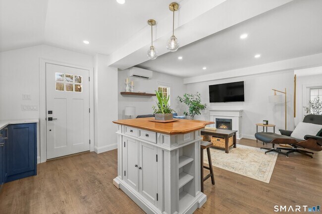 Building Photo - 167 North Ave