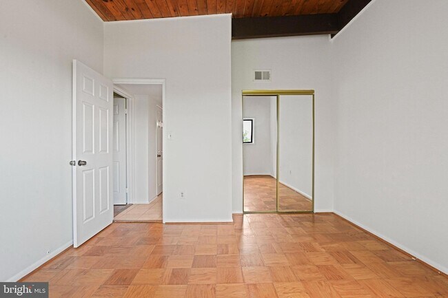 Building Photo - 7857 Enola St