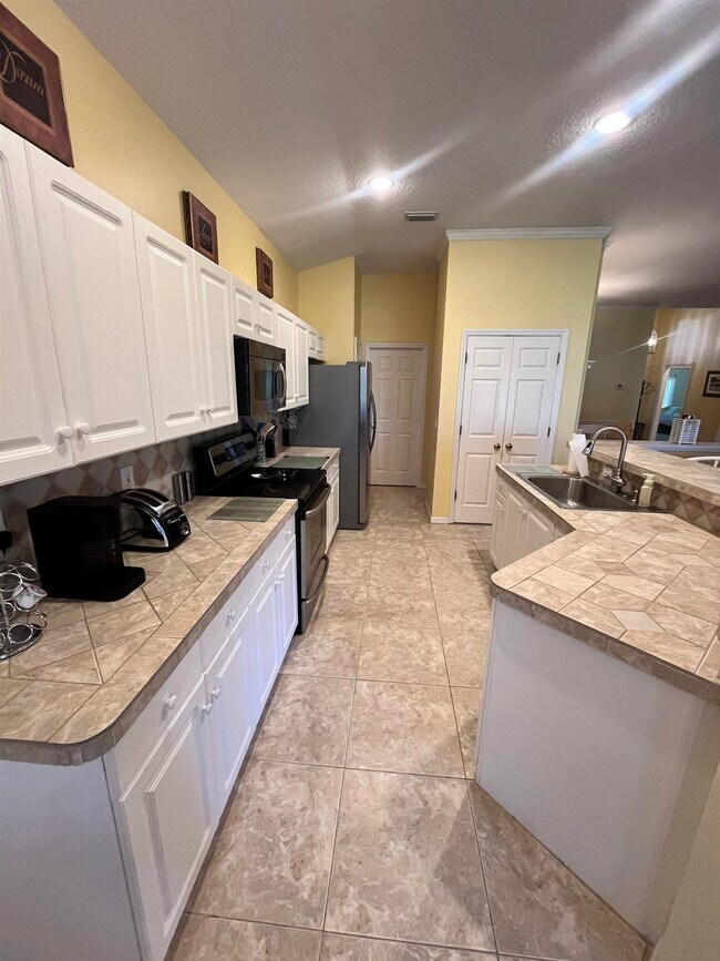 Building Photo - 613 Casa Fuerta Ln