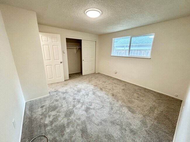 Building Photo - sw165th