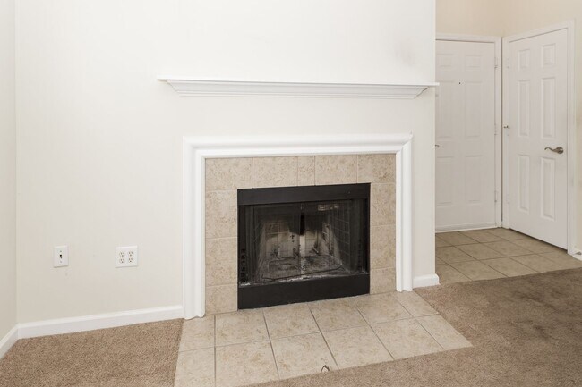 Building Photo - 2 Bedroom 1 Bath Condo in Concord West of the Ashely - West Ashley