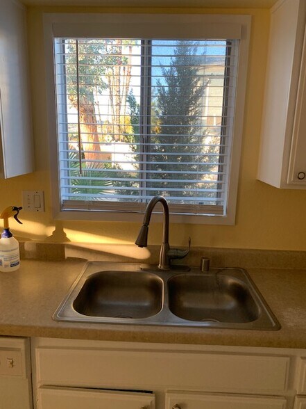 Building Photo - 28221 Via Princesa