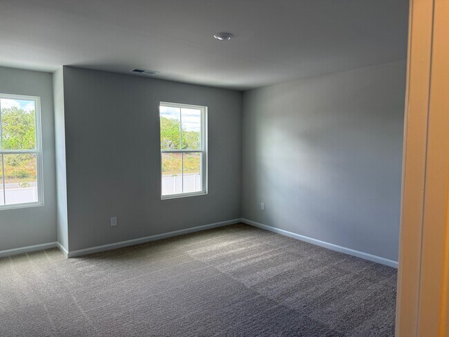 Building Photo - 1033 Arborwood Ln SW