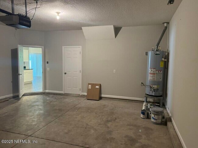 Building Photo - 14014 Summer Breeze Dr