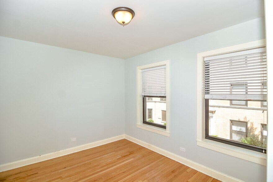 Building Photo - 4110 N Ashland Ave