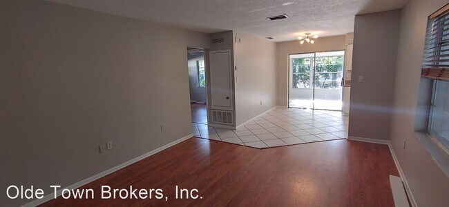 Building Photo - 2 br, 1 bath House - 1413 N. Ferncreek