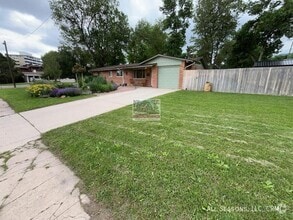 Building Photo - 1001 Saturn Dr