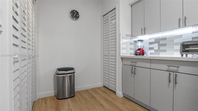 Building Photo - 3245 NE 184th St