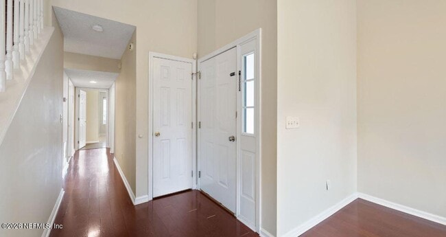 Building Photo - 629 10th Ave S