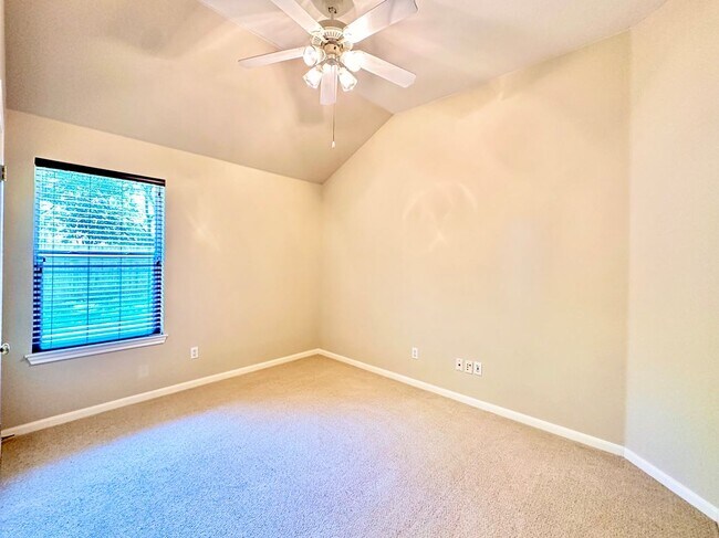 Building Photo - 1501 Santolina Ct