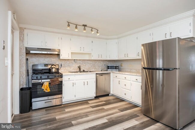 Building Photo - 3130 Ryerson Cir