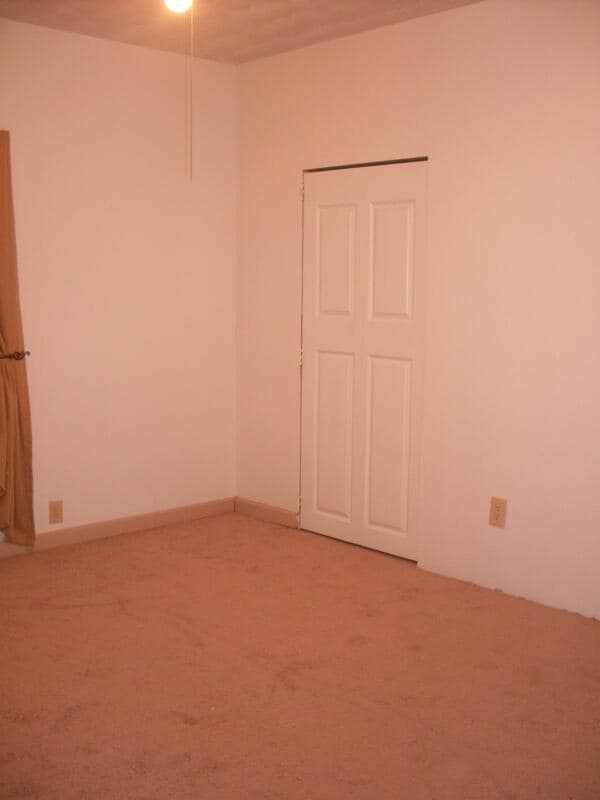 Building Photo - 319 S Main St