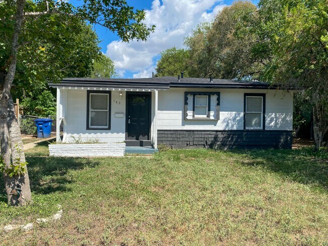 Building Photo - 3BED/2BATH HOUSE FOR RENT AVAILABLE NOW! *...