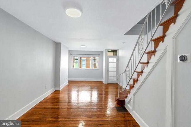 Building Photo - 1514 S Mole St