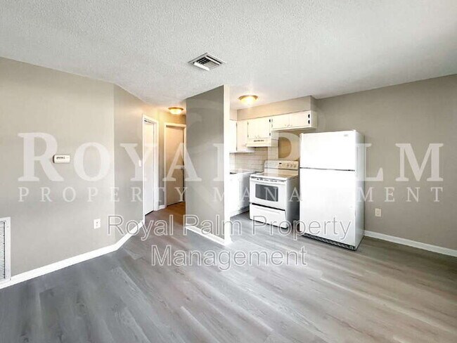 Building Photo - 13037 First Street- 1