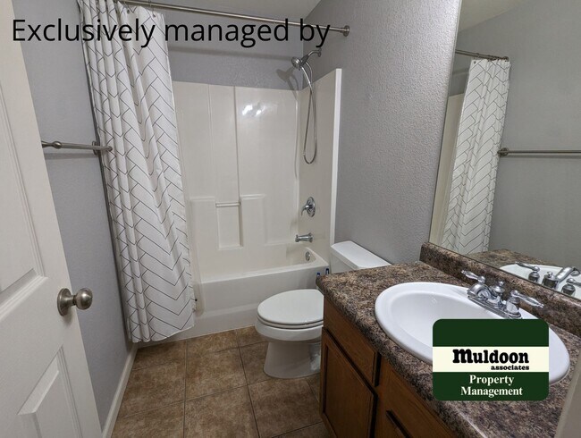 Building Photo - Spacious Updated Pueblo West Home! Pet Friendly!