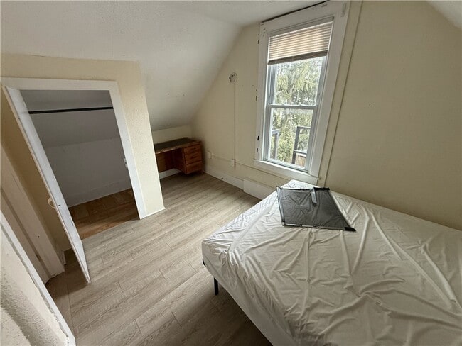 Building Photo - 65 Ford Ave