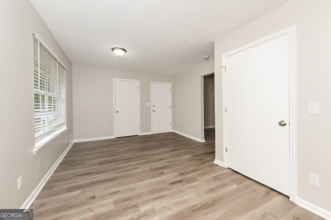 Building Photo - 123 Stagecoach Trail