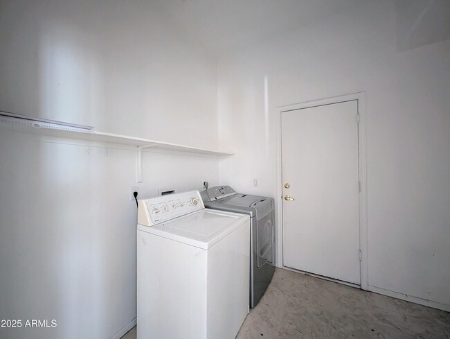 Building Photo - 5959 W Kimberly Way