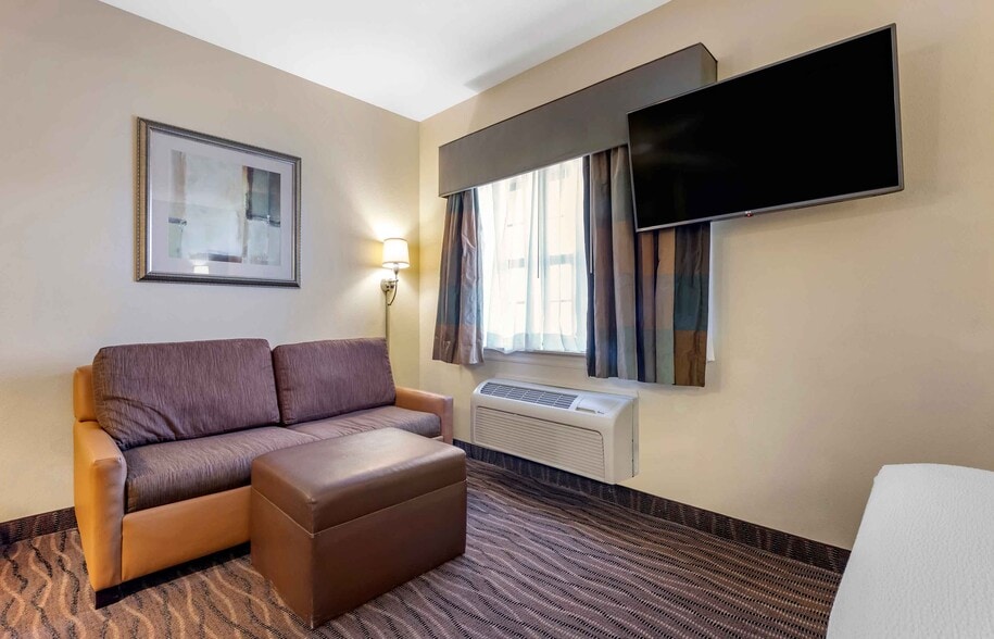 Building Photo - Furnished Studio-Lakeland - I-4