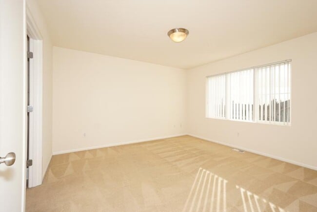 Building Photo - 3 bedroom in Renton WA 98058