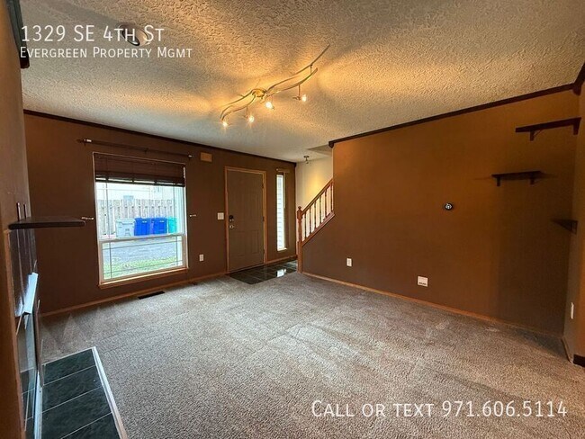 Building Photo - 1329 SE 4th St