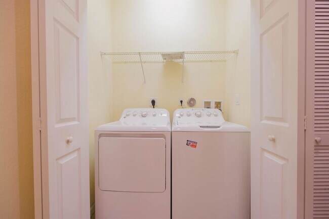 Building Photo - 5636 NW 58th Ln