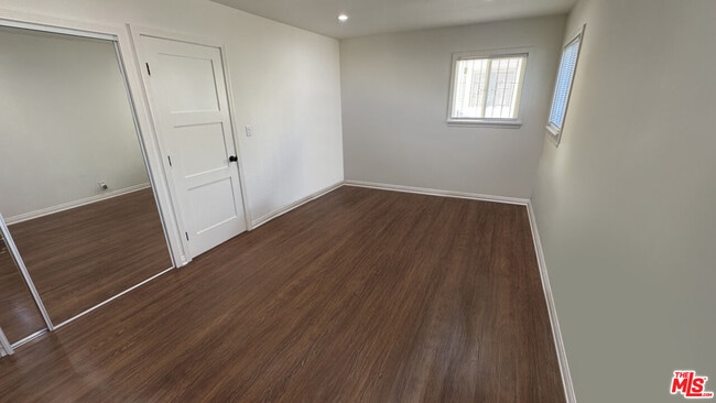 Building Photo - 1442 Ellsmere Ave