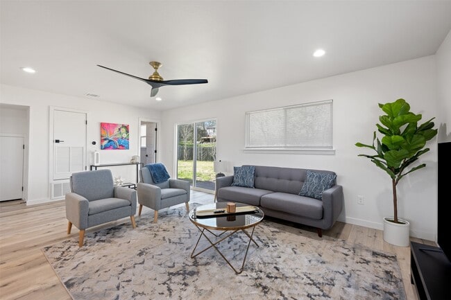 Building Photo - 6104 Reicher Dr