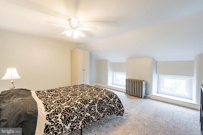 Building Photo - 225 W 6th Ave