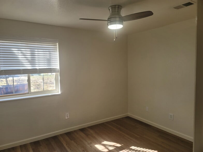 Building Photo - 5347 S Fox St