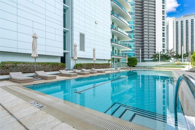 Building Photo - 900 Biscayne Blvd